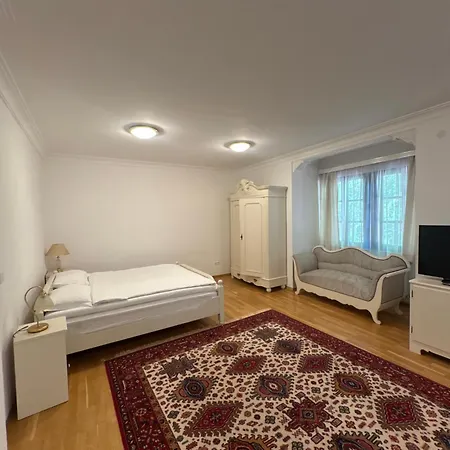 Emina Villa