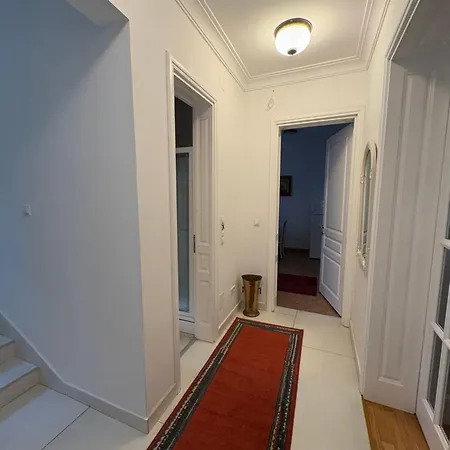 Emina Villa *