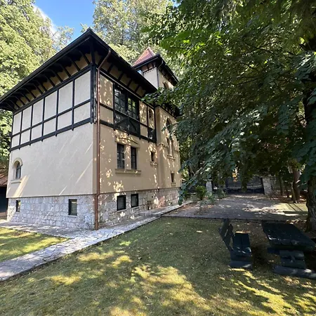 Emina Villa